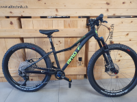 Pyro Twentyfour Air black 24"